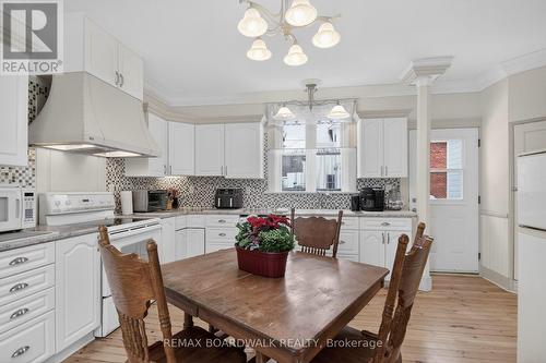 11 Alfred Street, Smiths Falls, ON - Indoor