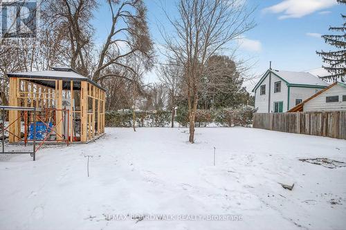 11 Alfred Street, Smiths Falls, ON - Outdoor