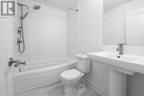 104 Holmwood Avenue, Ottawa, ON - Indoor Photo Showing Bathroom