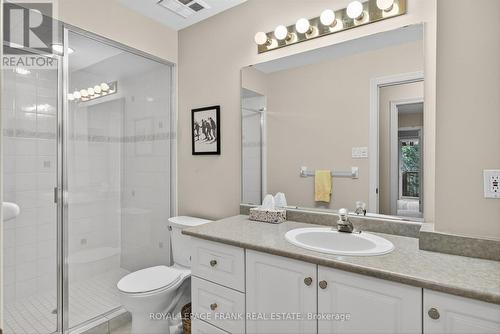 8 - 1121 Armour Road, Peterborough (Ashburnham Ward 4), ON - Indoor Photo Showing Bathroom