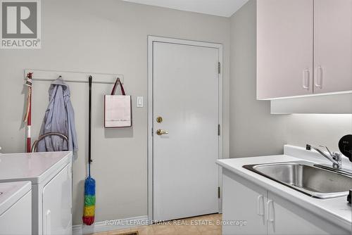 8 - 1121 Armour Road, Peterborough (Ashburnham Ward 4), ON - Indoor Photo Showing Laundry Room