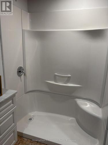 254 Scott Road, Cambridge, ON - Indoor Photo Showing Bathroom