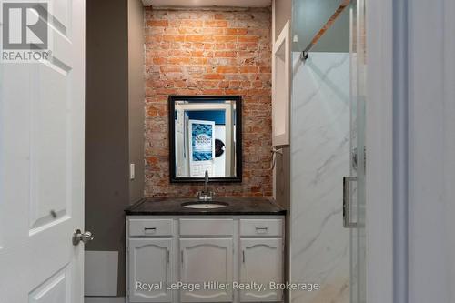 21 Market Place E, Stratford, ON 