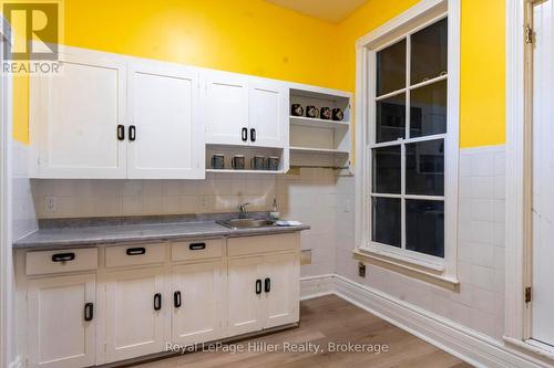 21 Market Place E, Stratford, ON 