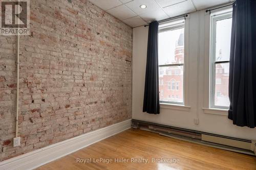 21 Market Place E, Stratford, ON 