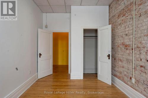 21 Market Place E, Stratford, ON 