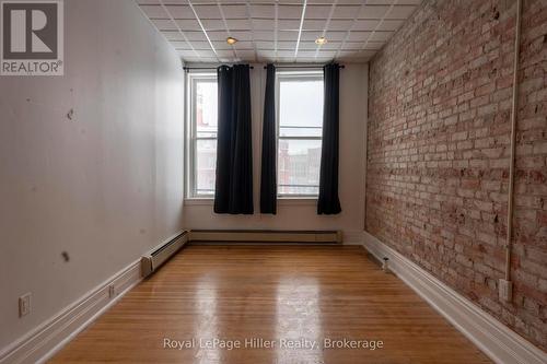 21 Market Place E, Stratford, ON 