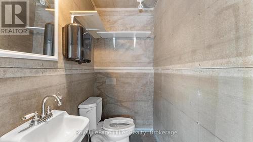 21 Market Place E, Stratford, ON 