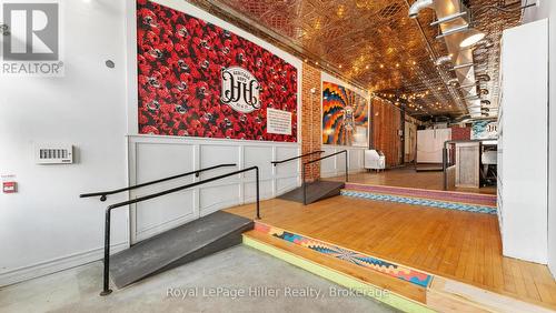 21 Market Place E, Stratford, ON 