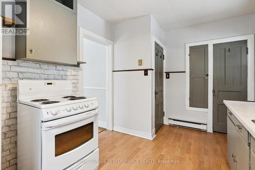 121 Elizabeth Street, Mississippi Mills, ON - Indoor Photo Showing Kitchen
