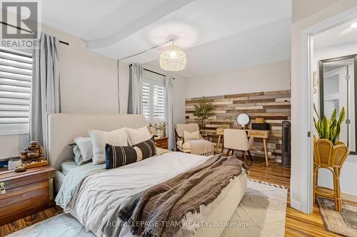 Primary bedroom, His and Her closets - 26 - 799 Montreal Road E, Ottawa, ON - Indoor Photo Showing Bedroom