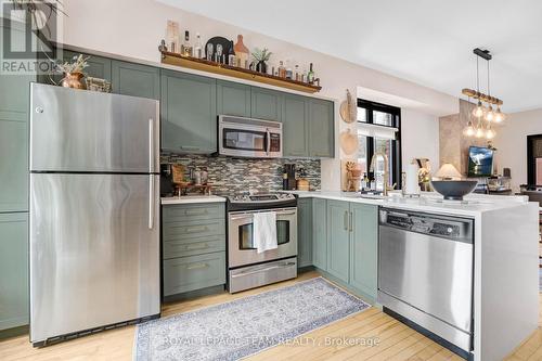 26 - 799 Montreal Road E, Ottawa, ON - Indoor Photo Showing Kitchen With Upgraded Kitchen