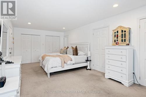 16 St Andrews Circle, Ottawa, ON - Indoor Photo Showing Bedroom