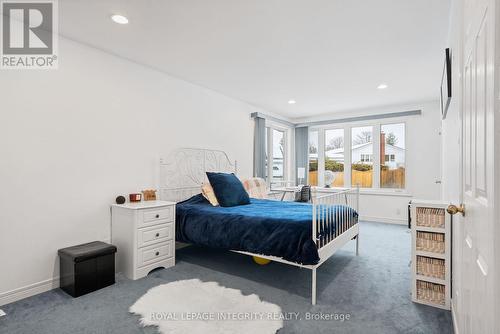 16 St Andrews Circle, Ottawa, ON - Indoor Photo Showing Bedroom