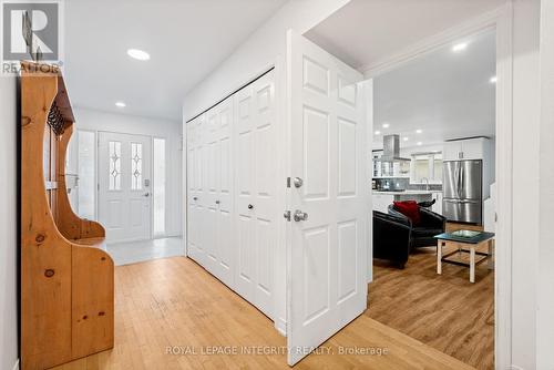 16 St Andrews Circle, Ottawa, ON - Indoor Photo Showing Other Room