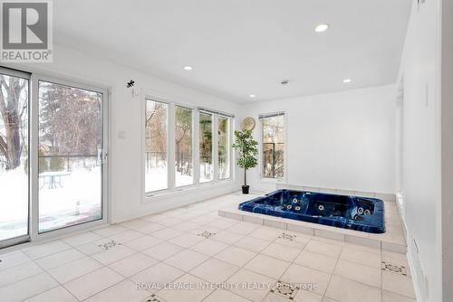 16 St Andrews Circle, Ottawa, ON - Indoor Photo Showing Other Room