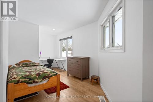16 St Andrews Circle, Ottawa, ON - Indoor Photo Showing Bedroom