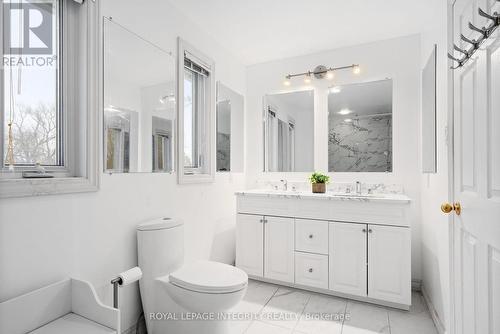 16 St Andrews Circle, Ottawa, ON - Indoor Photo Showing Bathroom