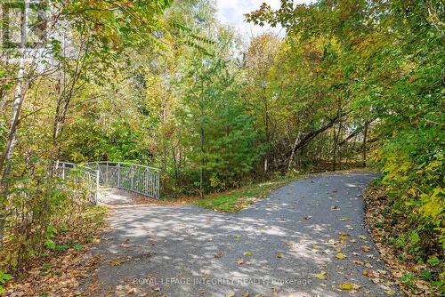 16 St Andrews Circle, Ottawa, ON - Outdoor