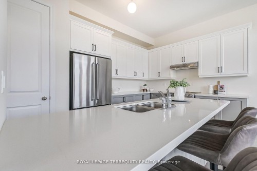 244 Mckean Drive, Whitchurch-Stouffville, ON - Indoor Photo Showing Kitchen With Double Sink