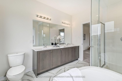244 Mckean Drive, Whitchurch-Stouffville, ON - Indoor Photo Showing Bathroom