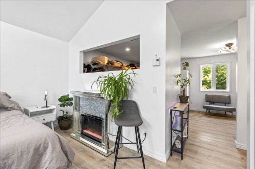 Living Room - 2326 Ch. Lonsdale E., L'Ange-Gardien, QC - Indoor With Fireplace