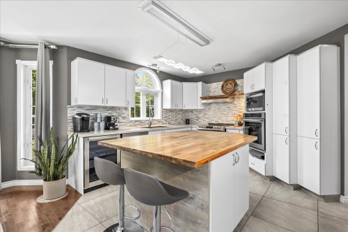 Kitchen - 2326 Ch. Lonsdale E., L'Ange-Gardien, QC - Indoor Photo Showing Kitchen With Upgraded Kitchen