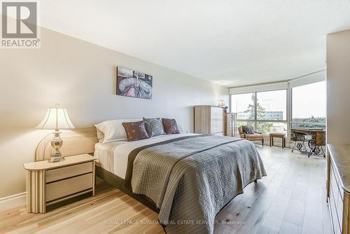 809 - 1201 North Shore Boulevard E, Burlington, ON - Indoor Photo Showing Bedroom