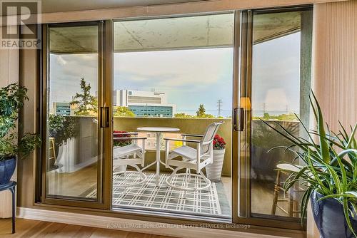 809 - 1201 North Shore Boulevard E, Burlington, ON - Indoor