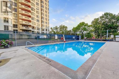 809 - 1201 North Shore Boulevard E, Burlington, ON - Outdoor With In Ground Pool