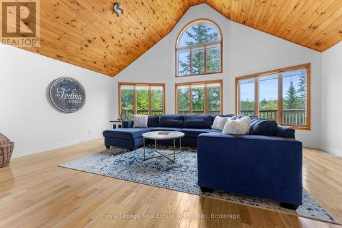 58 Niagara Road, Nipissing, ON - Indoor Photo Showing Living Room