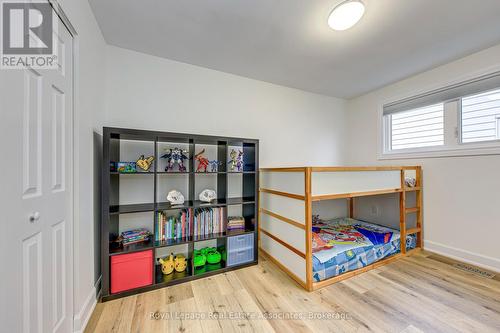 166 Ranwood Court, Hamilton, ON - Indoor Photo Showing Bedroom