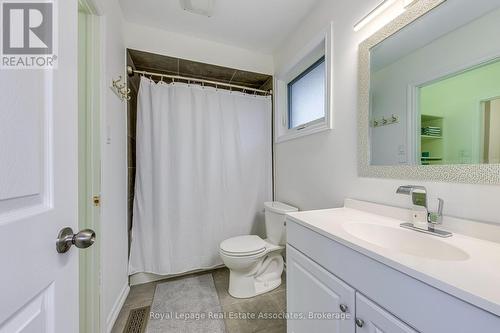 166 Ranwood Court, Hamilton, ON - Indoor Photo Showing Bathroom