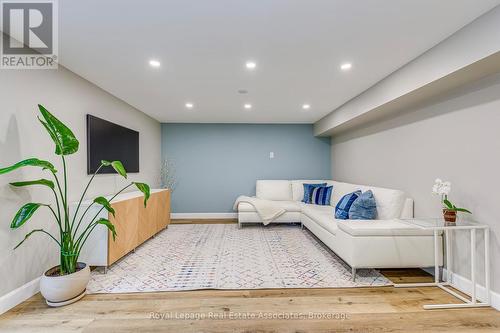 166 Ranwood Court, Hamilton, ON - Indoor Photo Showing Other Room