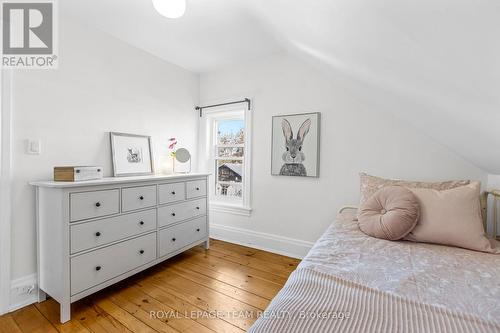 107 Queen Street N, Renfrew, ON - Indoor Photo Showing Bedroom