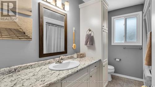 296 Walnut Street S, Goderich (Goderich (Town)), ON - Indoor Photo Showing Bathroom