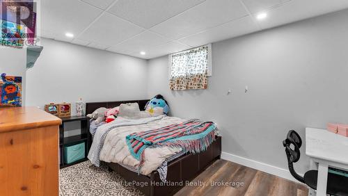 296 Walnut Street S, Goderich (Goderich (Town)), ON - Indoor Photo Showing Bedroom