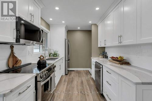 50 Princeton Place, Loyalist (Amherstview), ON - Indoor Photo Showing Kitchen With Upgraded Kitchen
