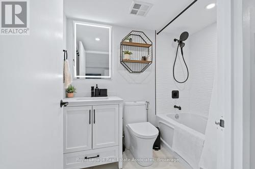 433 - 200 Manitoba Street, Toronto, ON - Indoor Photo Showing Bathroom