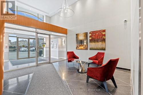 433 - 200 Manitoba Street, Toronto, ON - Indoor Photo Showing Other Room