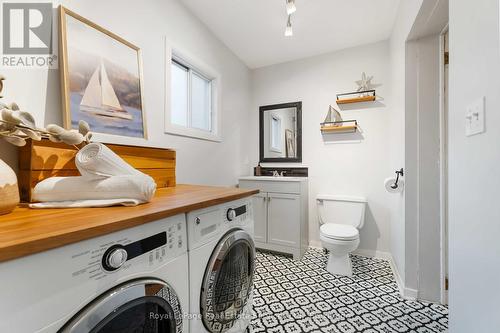 1 Mareve Avenue, Hamilton (Hamilton Beach), ON - Indoor Photo Showing Laundry Room