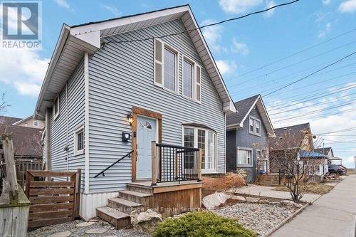 1 Mareve Avenue, Hamilton (Hamilton Beach), ON - Outdoor