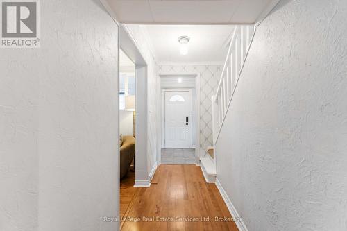1 Mareve Avenue, Hamilton (Hamilton Beach), ON - Indoor Photo Showing Other Room