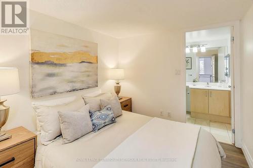 448 - 139 Merton Street, Toronto, ON - Indoor Photo Showing Bedroom