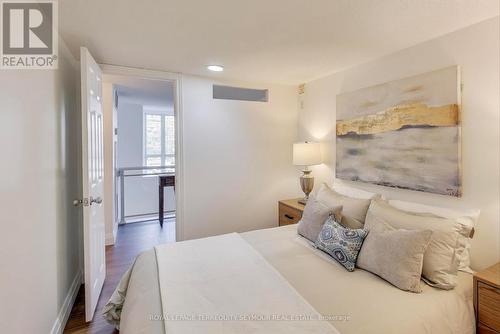 448 - 139 Merton Street, Toronto, ON - Indoor Photo Showing Bedroom