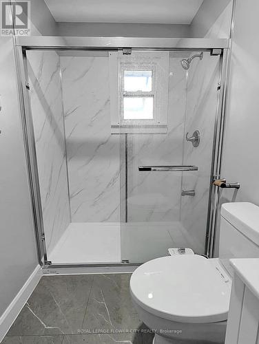 6768 Keiffer Street, Niagara Falls, ON - Indoor Photo Showing Bathroom