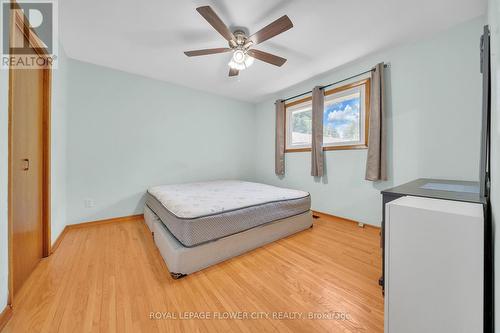 6768 Keiffer Street, Niagara Falls, ON - Indoor Photo Showing Bedroom