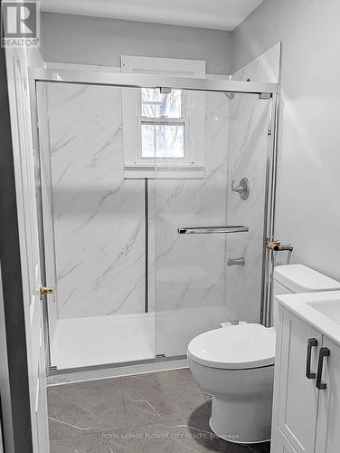 6768 Keiffer Street, Niagara Falls, ON - Indoor Photo Showing Bathroom