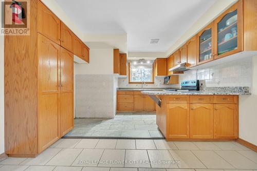 6768 Keiffer Street, Niagara Falls, ON - Indoor Photo Showing Kitchen