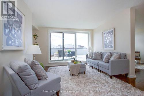 702 - 80 Athol Street E, Oshawa (Central), ON - Indoor Photo Showing Living Room